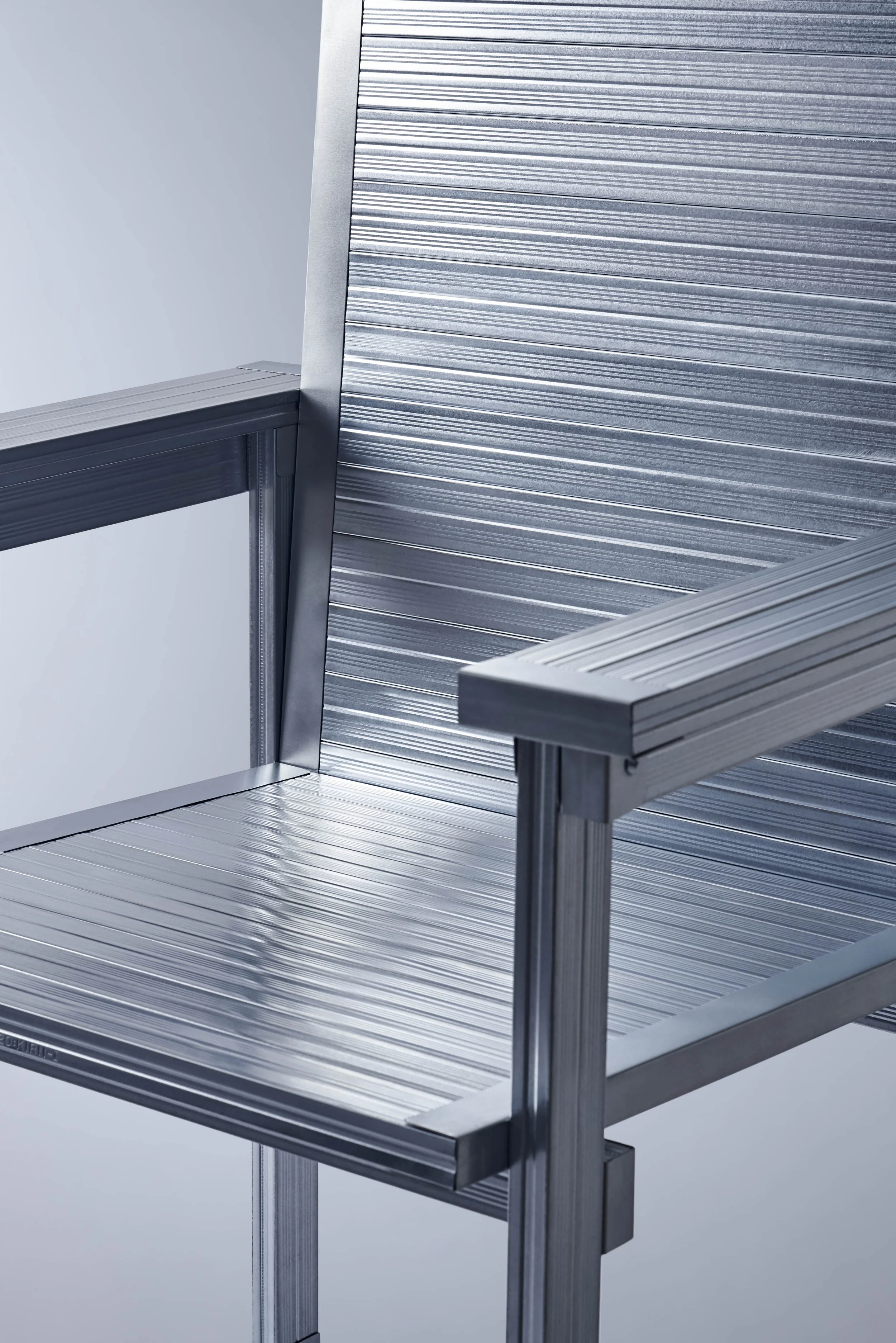 山本大介デザイン事務所の山本大介によるLGSを用いた椅子「ARM Chair